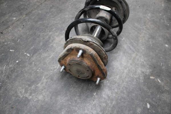 AMORTISSEUR AVANT GAUCHE TOYOTA COROLLA VERSO 2001-2009 - Vue 2